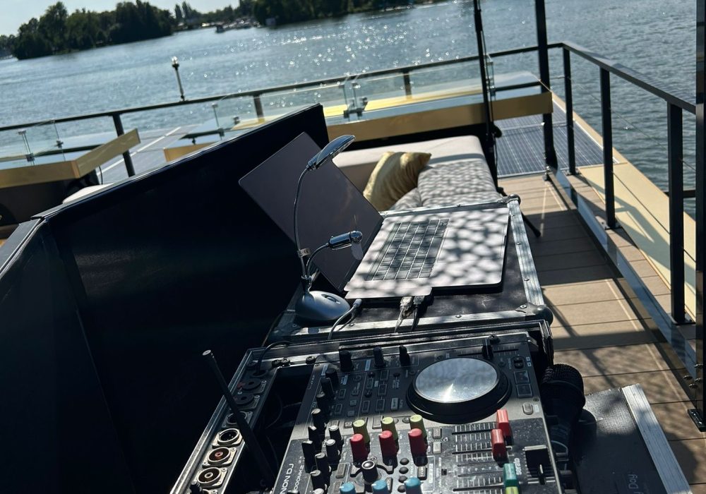 GoldY8_Event-Dj
